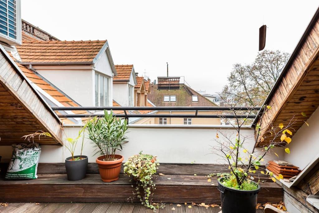 Rooftop 180M2 Loft With Private Sauna, Bratislava Luaran gambar