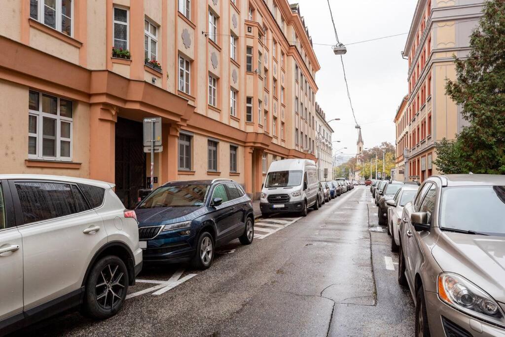 Rooftop 180M2 Loft With Private Sauna, Bratislava Luaran gambar