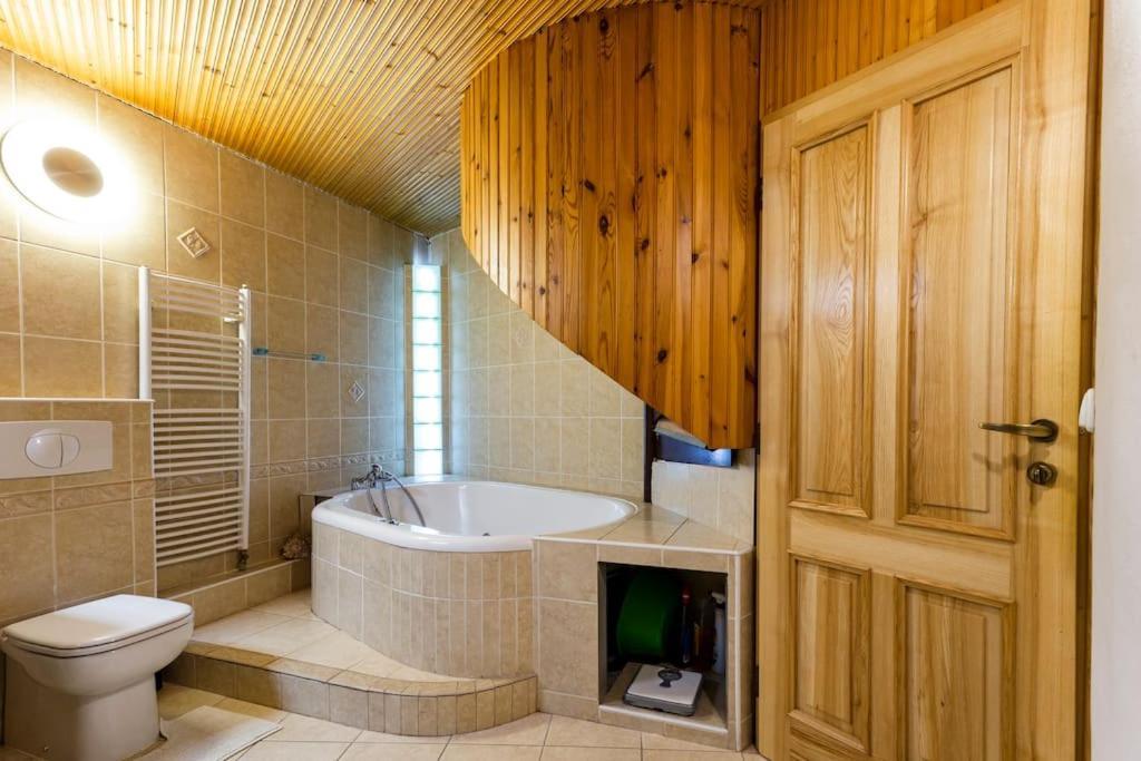 Rooftop 180M2 Loft With Private Sauna, Bratislava Luaran gambar