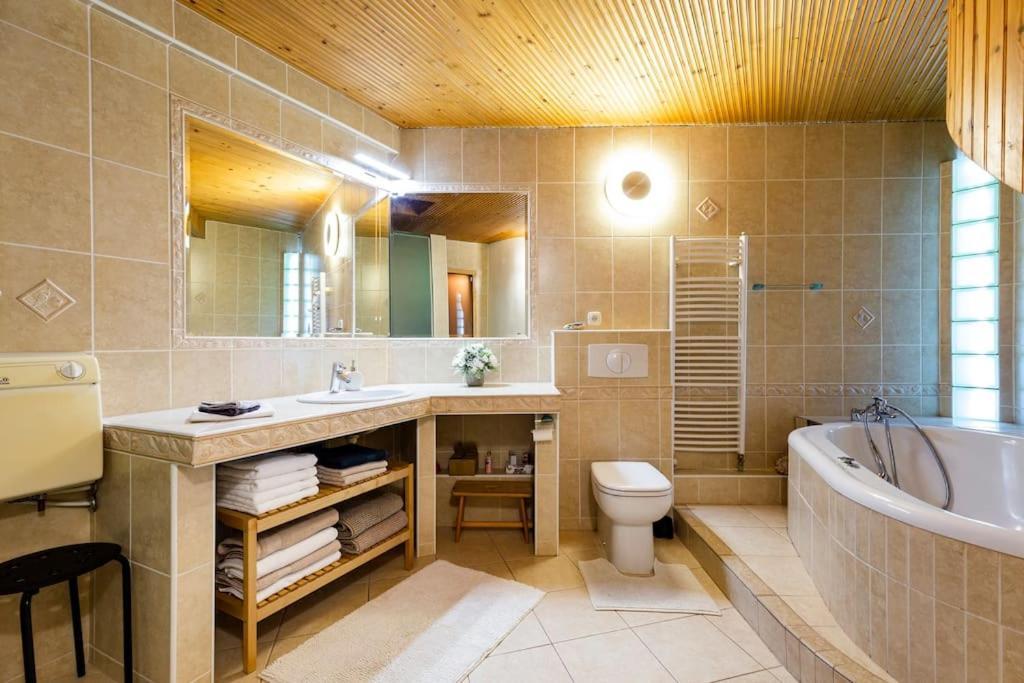 Rooftop 180M2 Loft With Private Sauna, Bratislava Luaran gambar