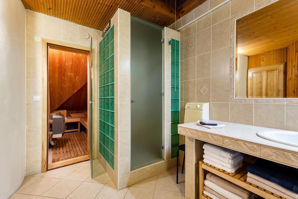 Rooftop 180M2 Loft With Private Sauna, Bratislava Luaran gambar
